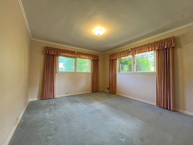 Building Photo - Timeless Character Meets Spacious Living i...