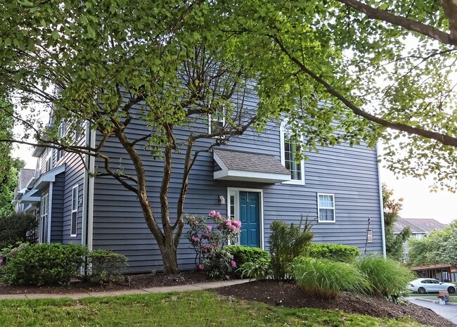 Building Photo - 102 Whistling Swan Ln