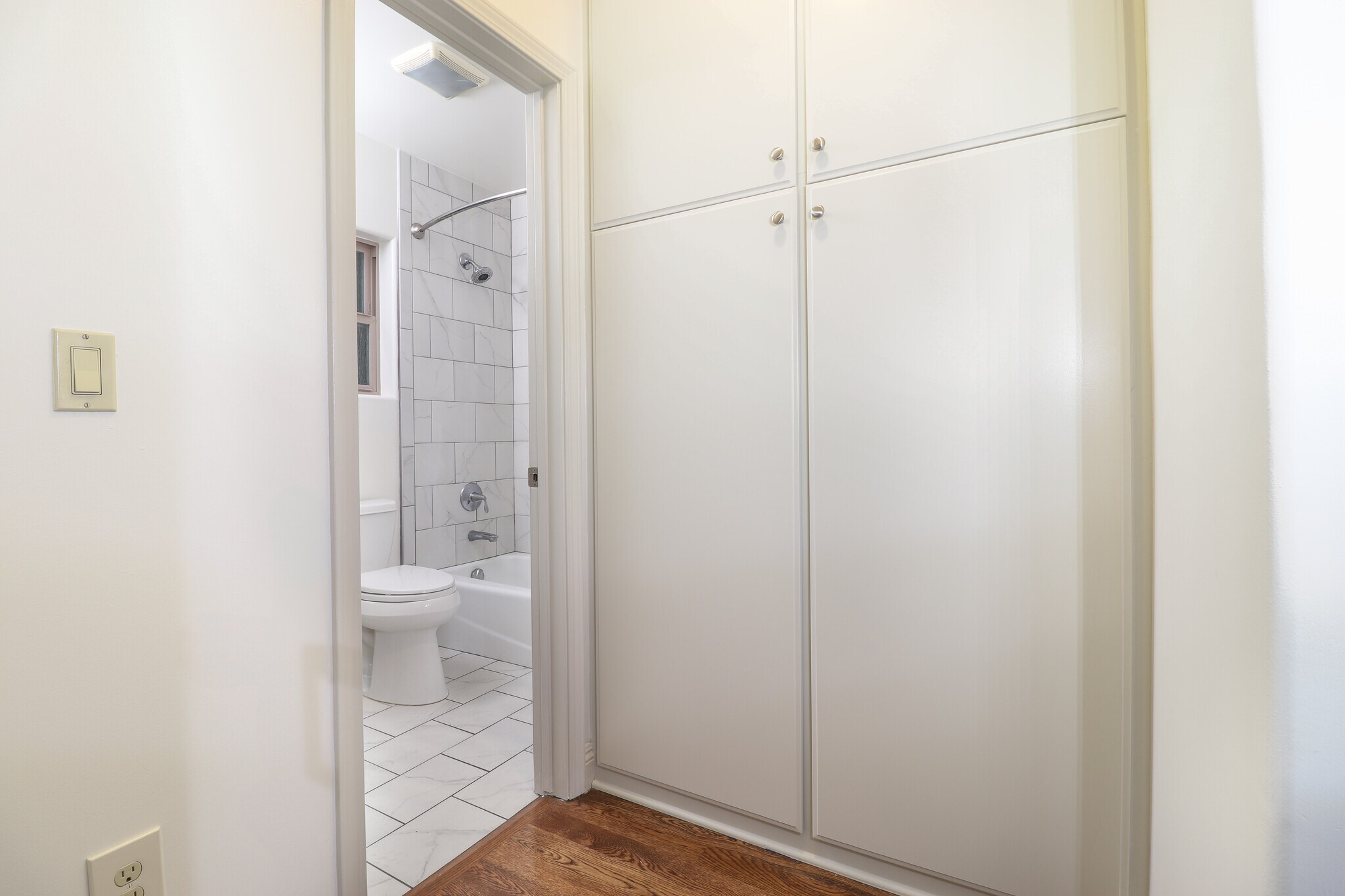 Building Photo - 5255 Via Campo St