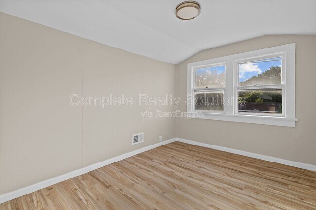 Building Photo - 7109 Eugene Ave