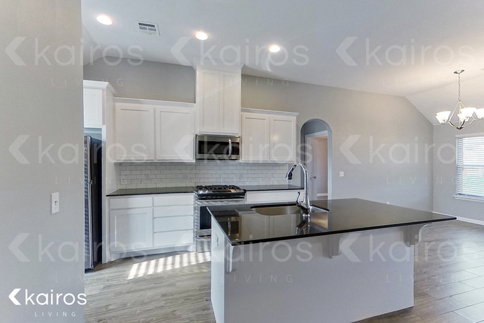 Building Photo - 713 S Patterson Dr