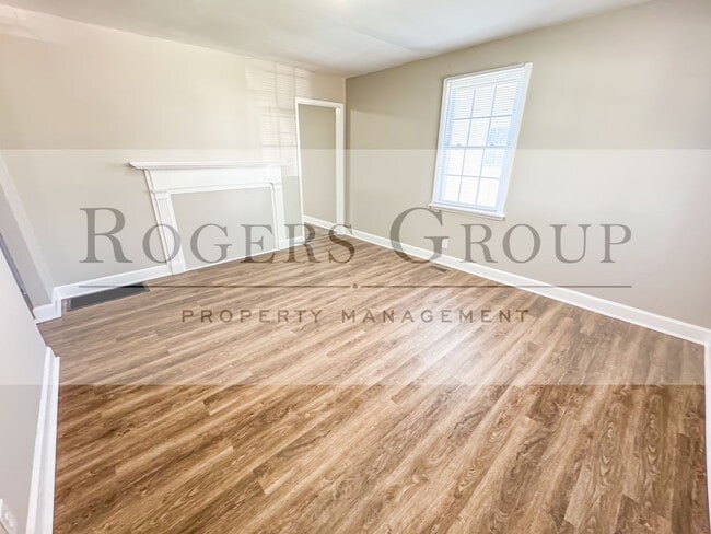 Building Photo - 516 N Clark St