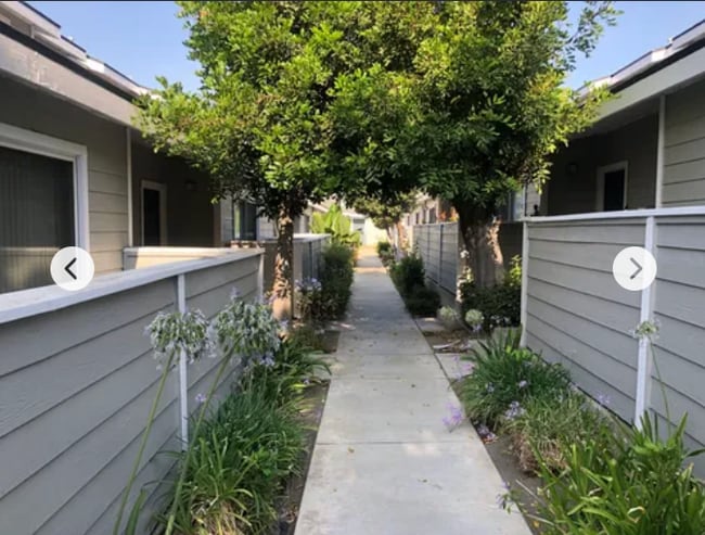 Building Photo - 5561 Sultana Ave