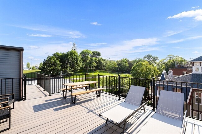 Building Photo - 53 Thomas Park