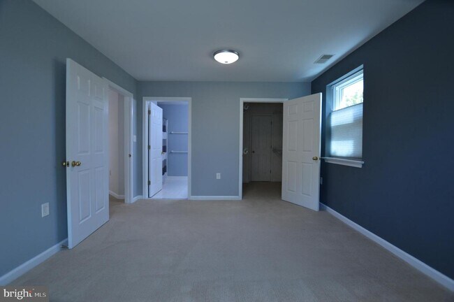 Building Photo - 102 Mercer Ct