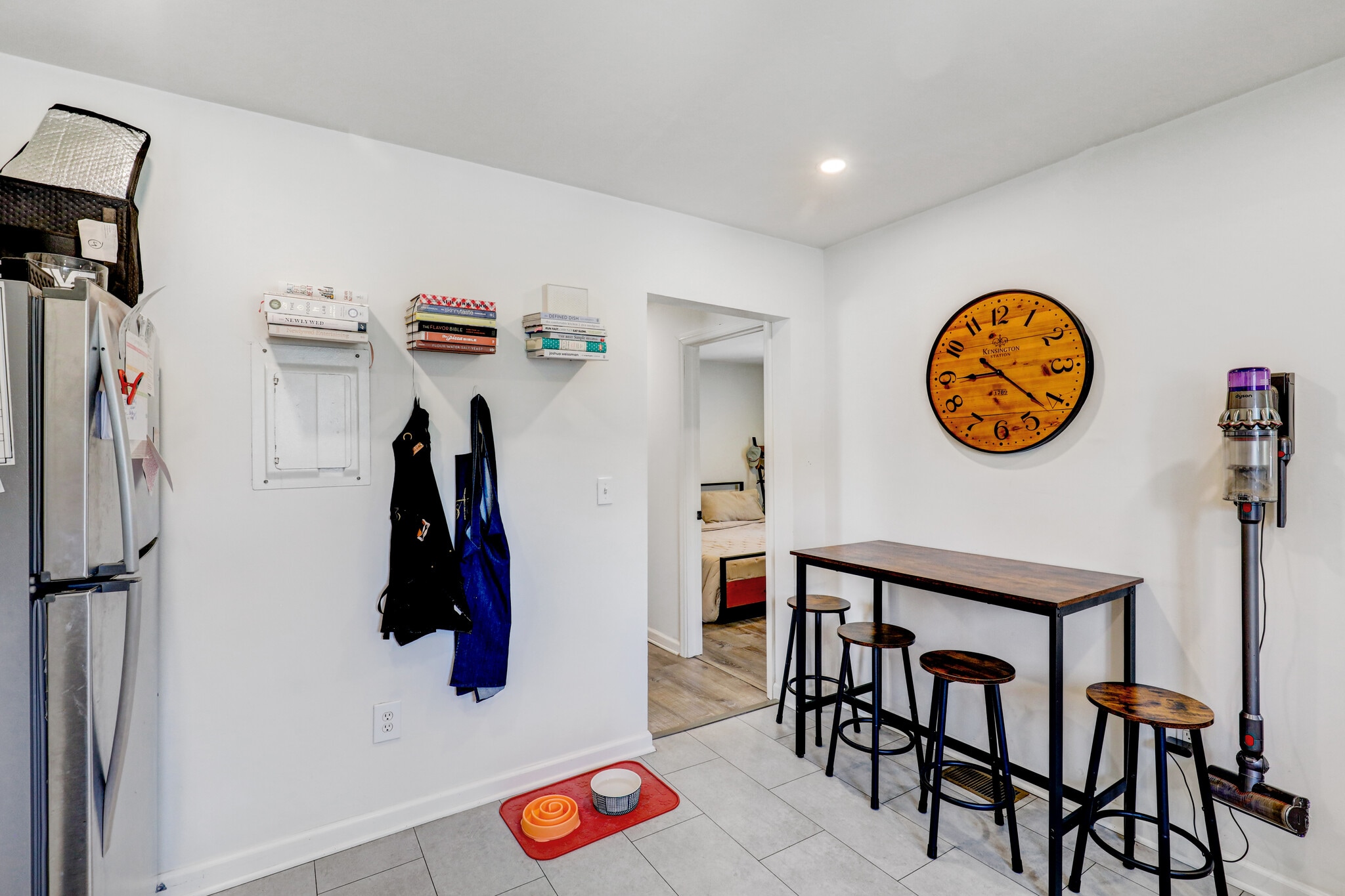 New large kitchen with quartz countertops and stainless steel appliances - 606 Beach Ave