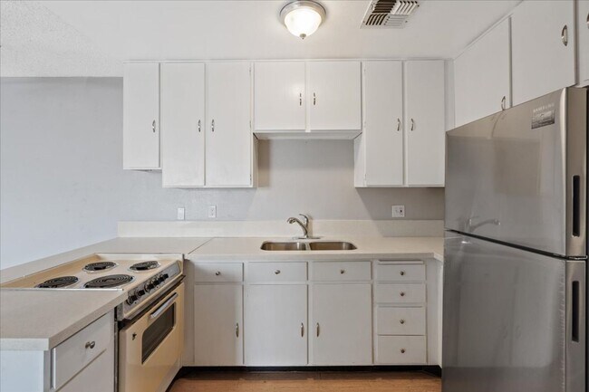 Building Photo - Status: Owner Accepted Application