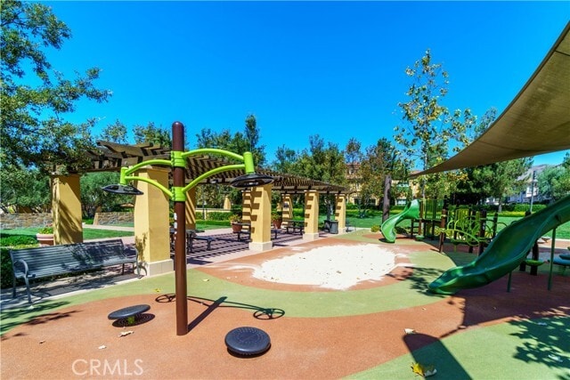 Building Photo - 109 Mustang