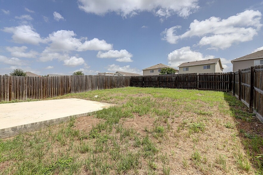 Building Photo - 3515 Alamo Greens