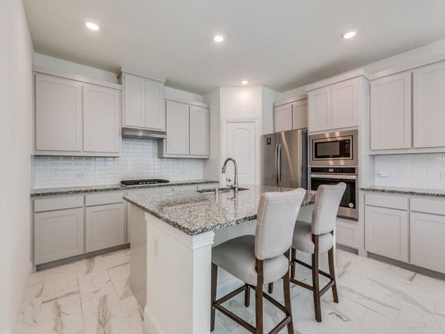 Building Photo - 337 Gleneagles Dr