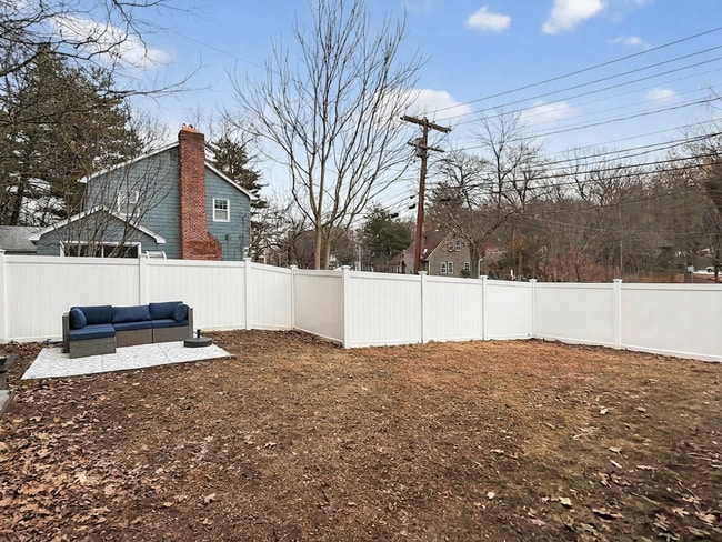 Building Photo - Beautiful House Available in Wakefield MA!