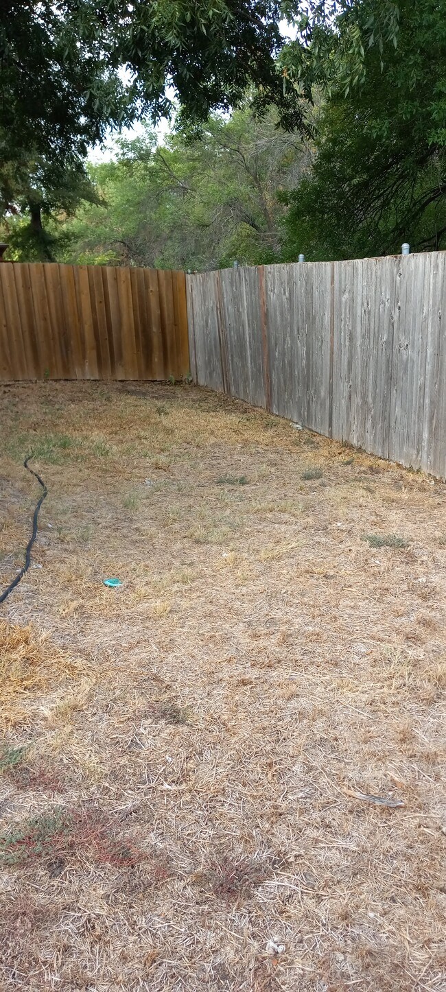 Building Photo - 3200 Foxboro Dr