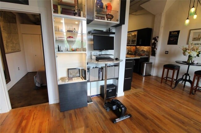 Building Photo - 172 Haynes St SW