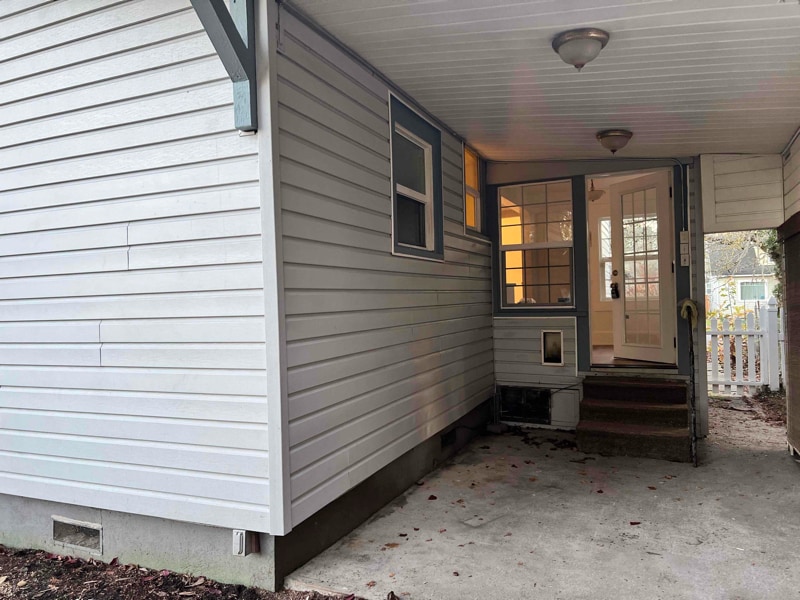 Building Photo - 400 W 17th St