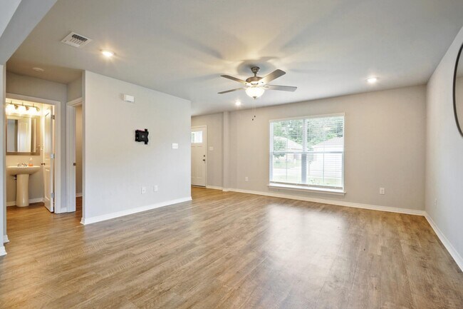 Building Photo - 13033 Turtle Creek Pkwy