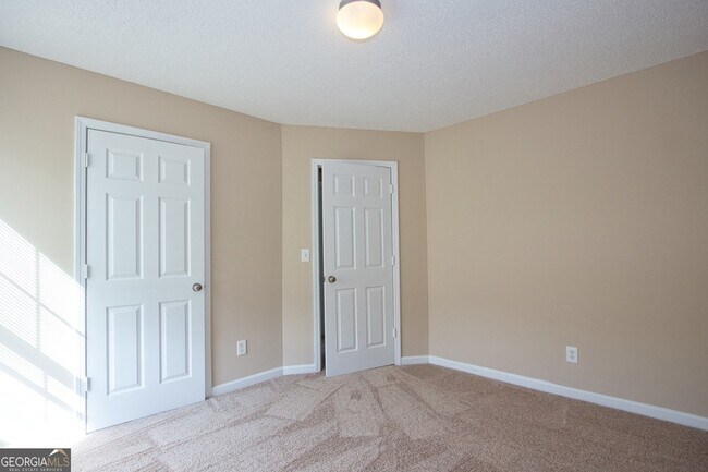 Building Photo - 1302 Palmer Ln