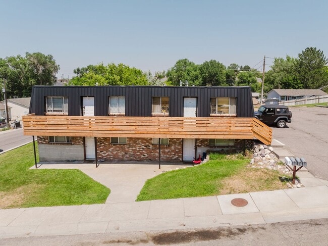 Building Photo - Poplar