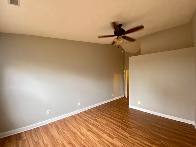 Building Photo - Beautiful 4 Bedroom home in Plainfield! Huge Storage!