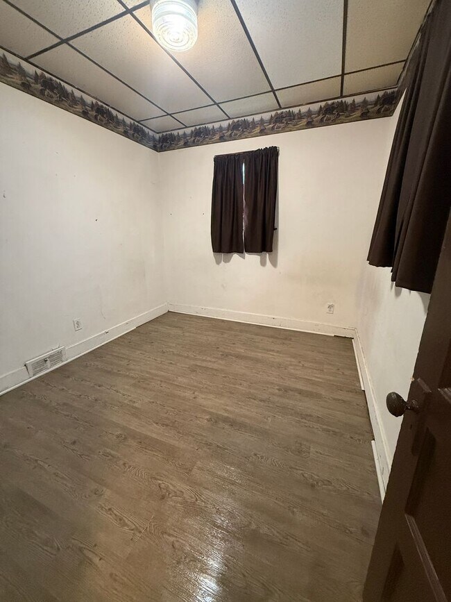 Building Photo - 425 Fourth St Monongahela PA 15063