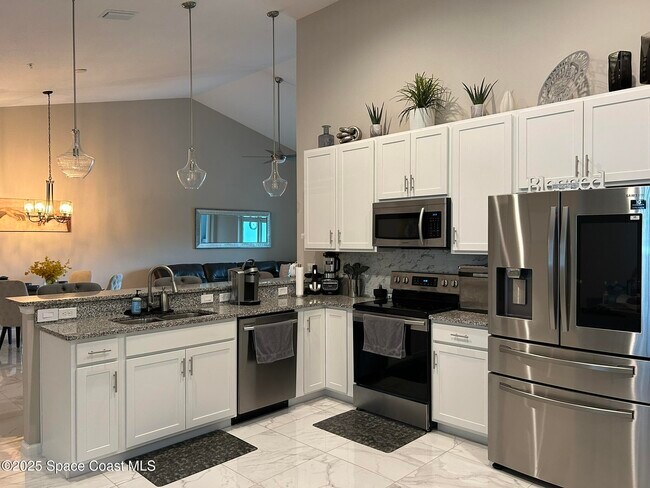 Building Photo - 3931 Playa Del Sol Dr