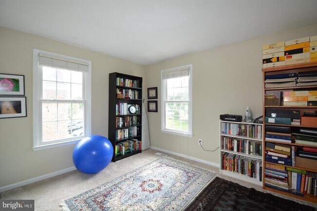 Building Photo - 6153 Summer Park Ln