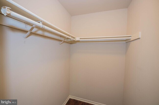 Building Photo - 800 College Ln