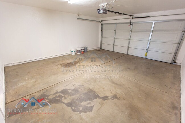 Building Photo - 3749 E Hopi Ave