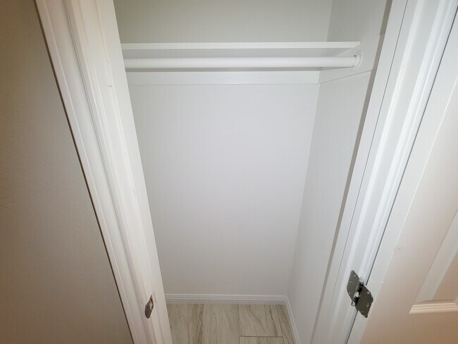 Building Photo - 3206 Lobit Dr