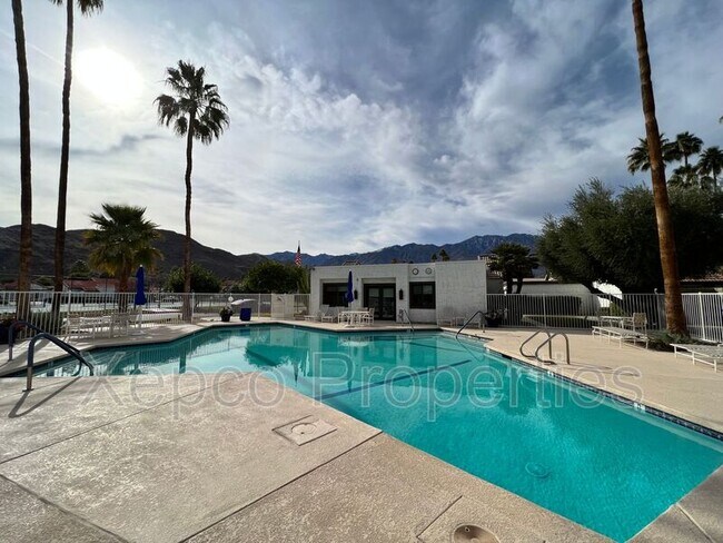 Building Photo - 2353 E Miramonte Cir