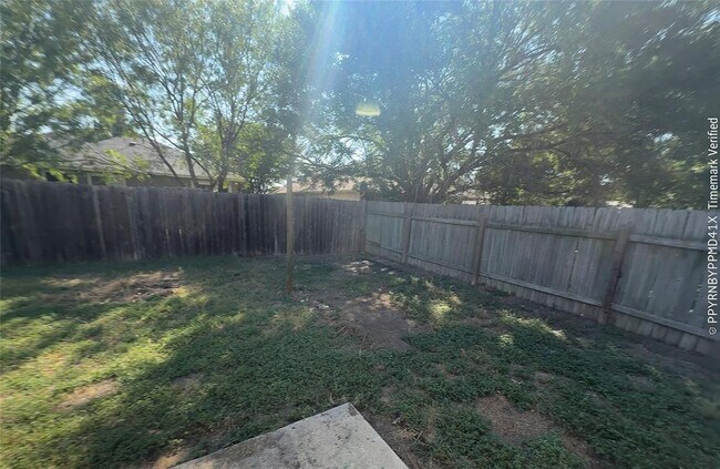 Building Photo - 128 Grant Way