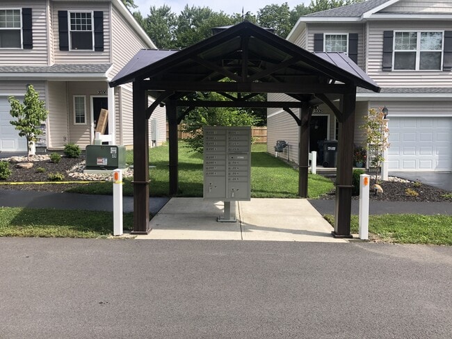 Building Photo - 2405 Rosa RoadRidge Manor Ct