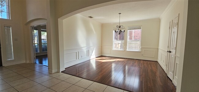 Building Photo - 6926 Sable River Dr