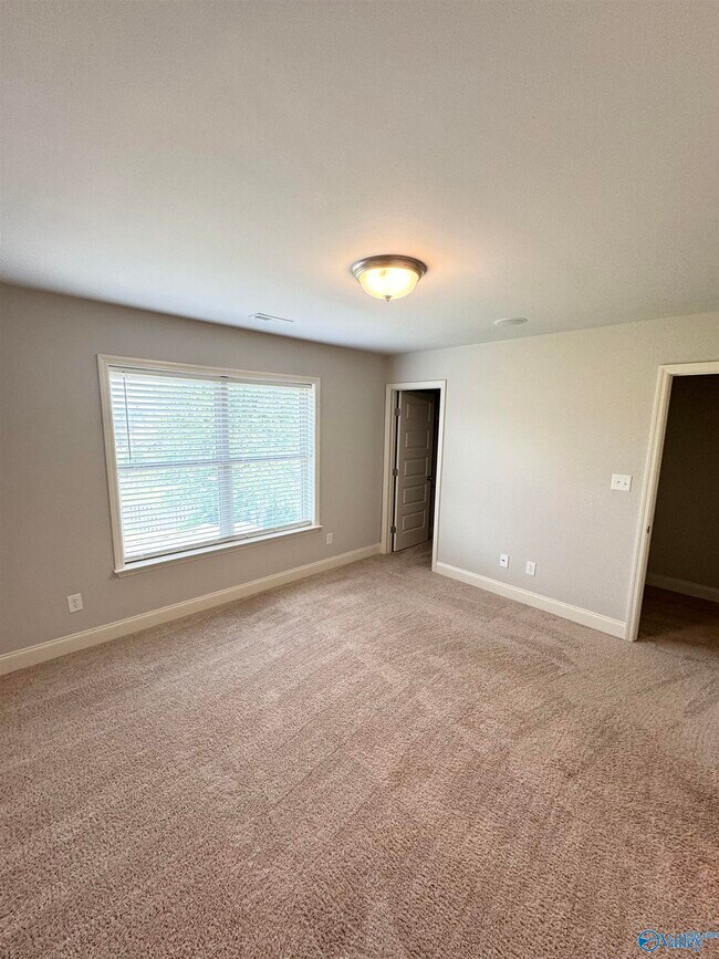 Building Photo - 4323 Flint Dr SE
