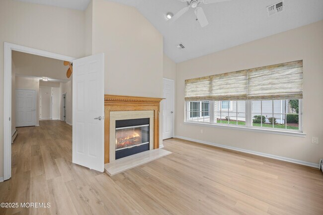 Building Photo - 49 Baltusrol Dr