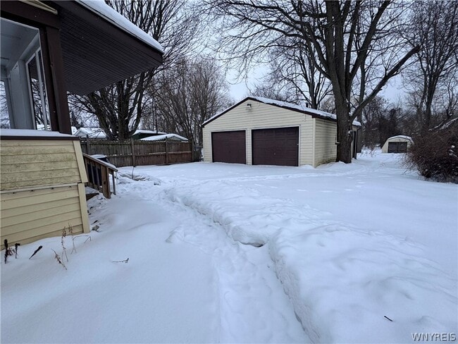 Building Photo - 350 Delaware St