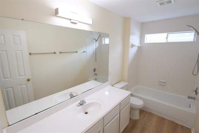Building Photo - 23822 Hopewell Dr