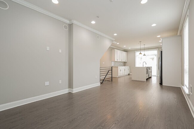 Building Photo - 1400 S 24th St