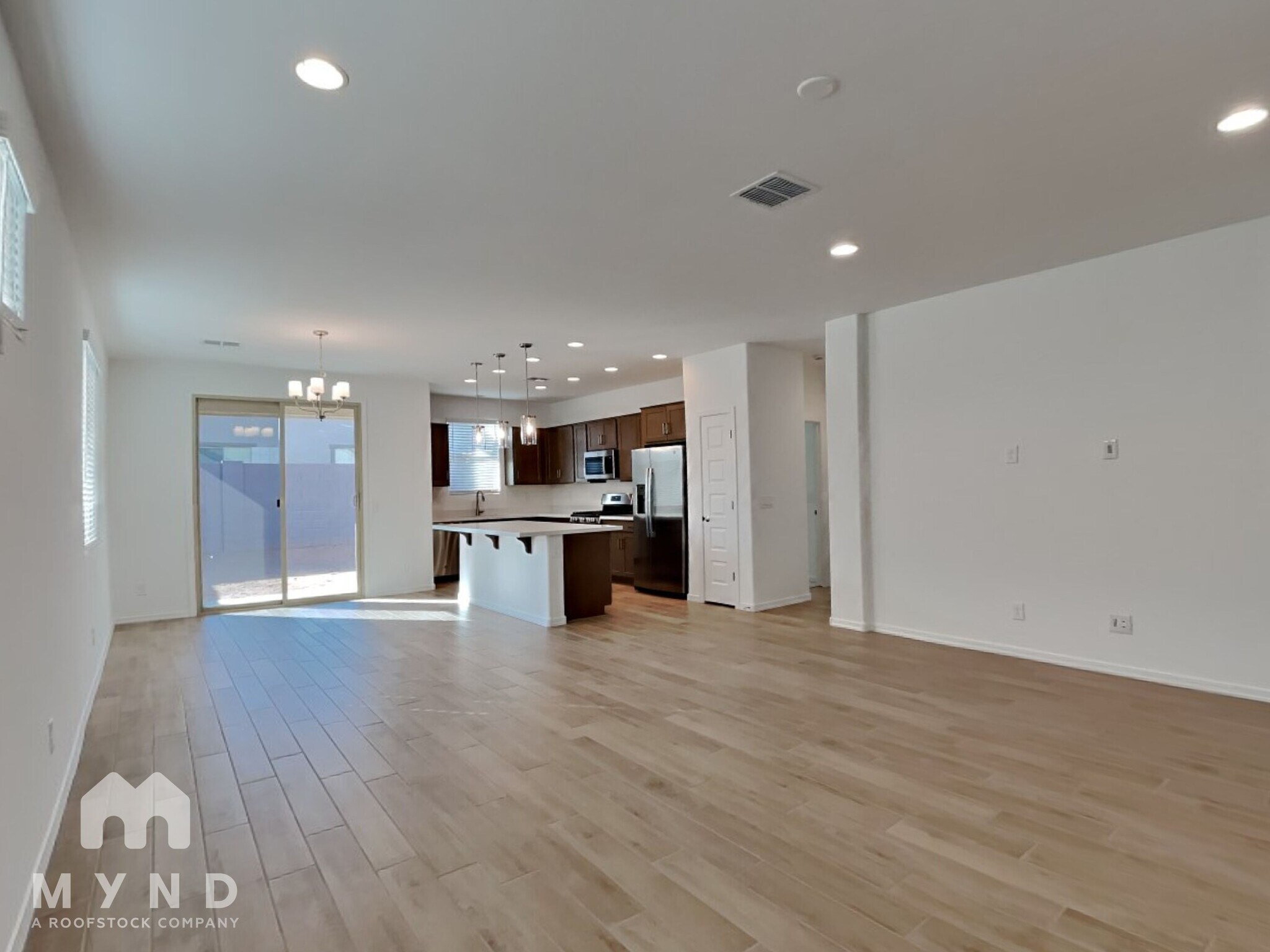 Building Photo - 9967 W Whitton Ave