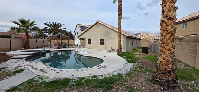 Building Photo - 5817 Mansion St