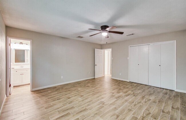 Building Photo - 17411 S Yorkglen Dr