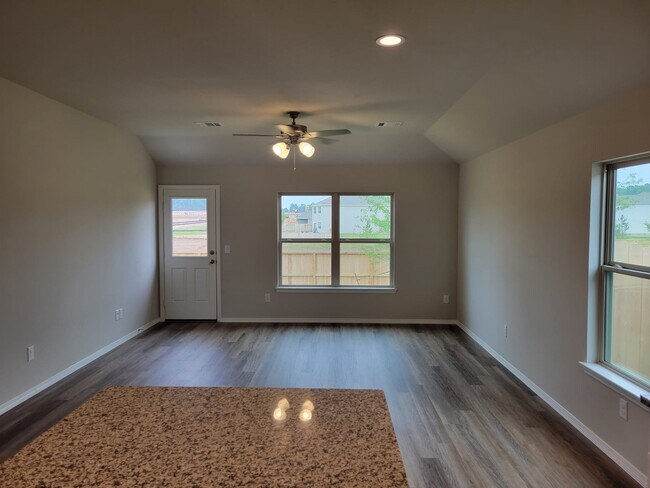 Building Photo - 14930 Dane Ct