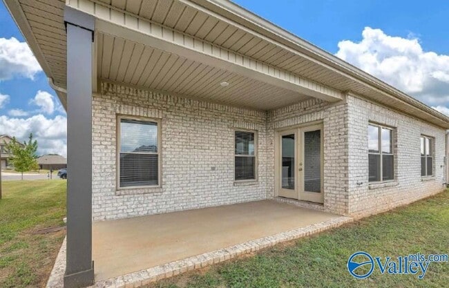 Building Photo - 203 Portrait St