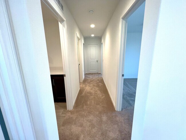 Building Photo - Brand-New 5-Bedroom, 3-Bath Single Family Home for Lease in Ontario with Solar Panels