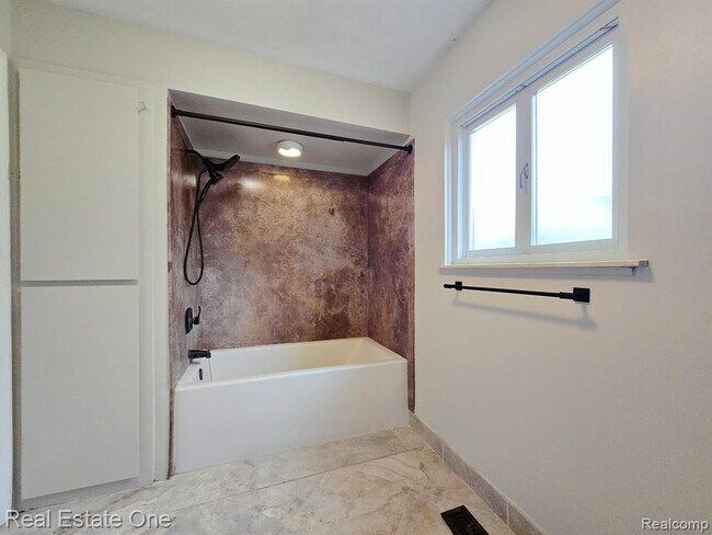 Building Photo - 2287 Strader Dr