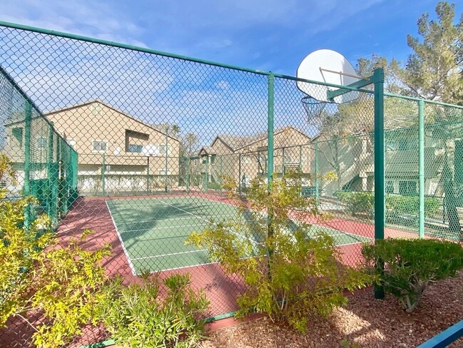 Building Photo - CHARMING CONDO IN DESIRABLE WEST LAS VEGAS NEAR SUMMERLIN