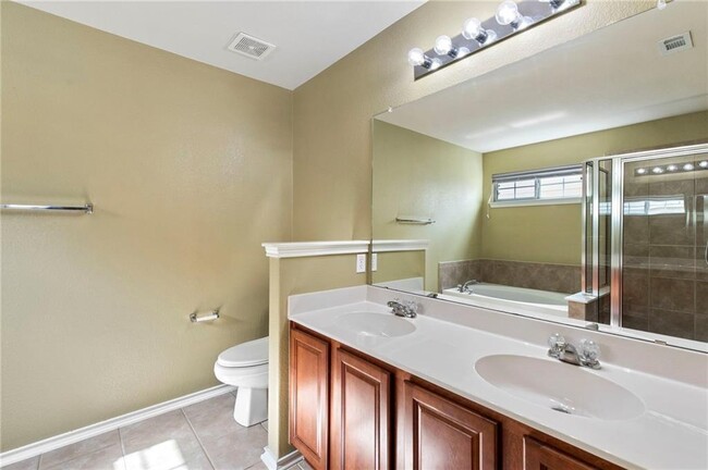 Building Photo - 354 Camelia Pkwy