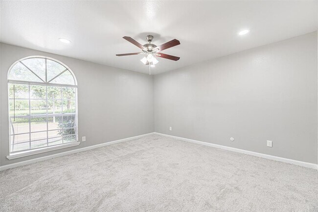 Building Photo - 5550 N Braeswood Blvd