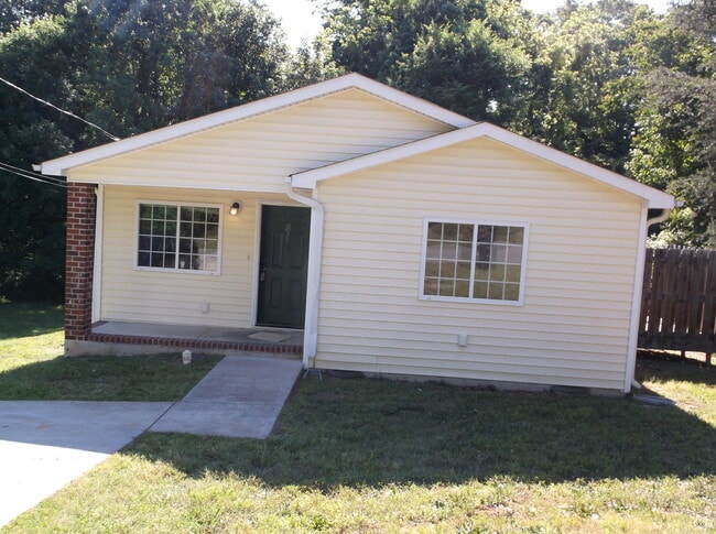 Primary Photo - One Level House for Rent-Clemmonsville Rd....