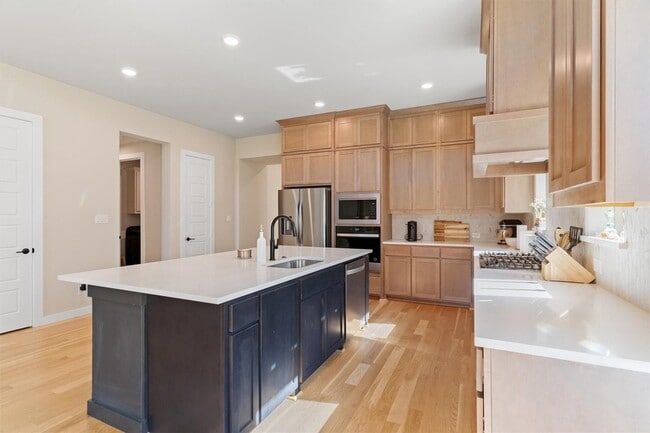 Building Photo - 1228 Sapphire Ln