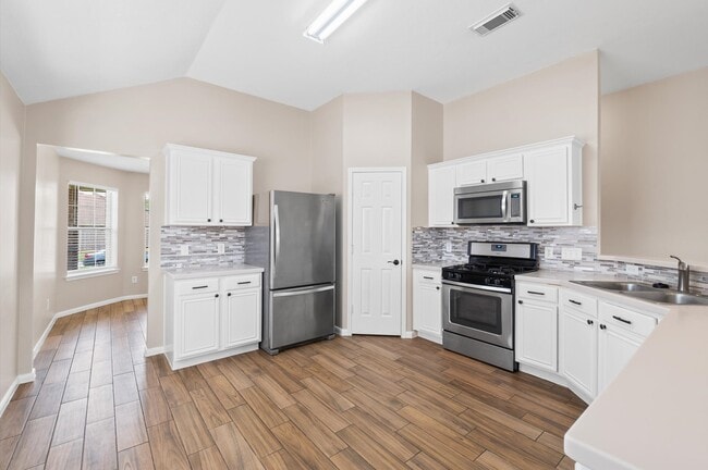 Building Photo - 227 Mammoth Springs Ln